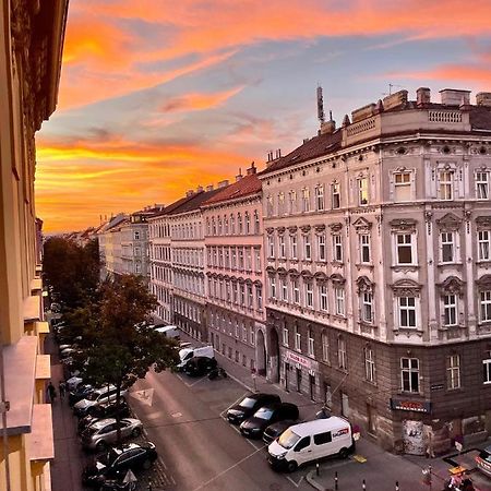 Trendy Apartment Near Schloss Schoenbrunn Vienna Exterior photo