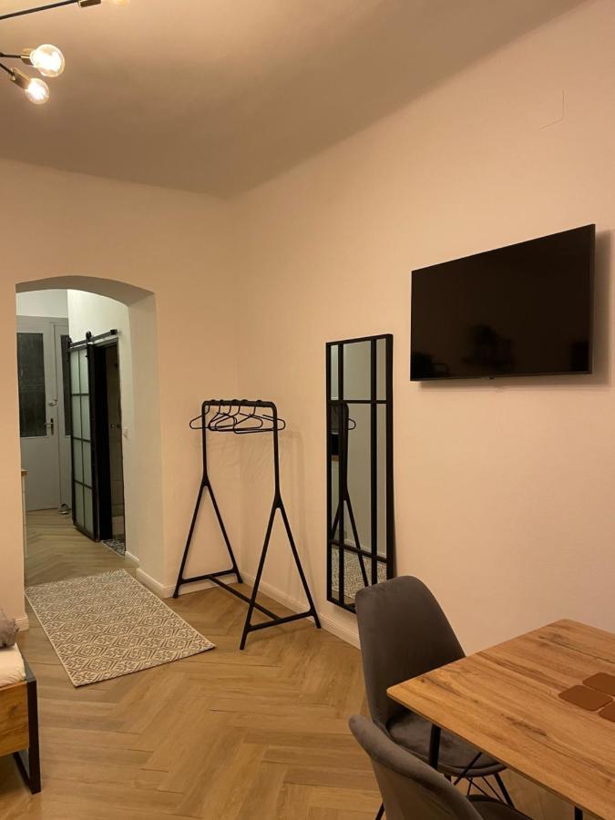 Trendy Apartment Near Schloss Schoenbrunn Vienna Exterior photo