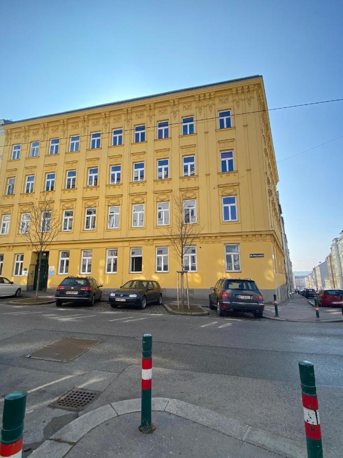 Trendy Apartment Near Schloss Schoenbrunn Vienna Exterior photo