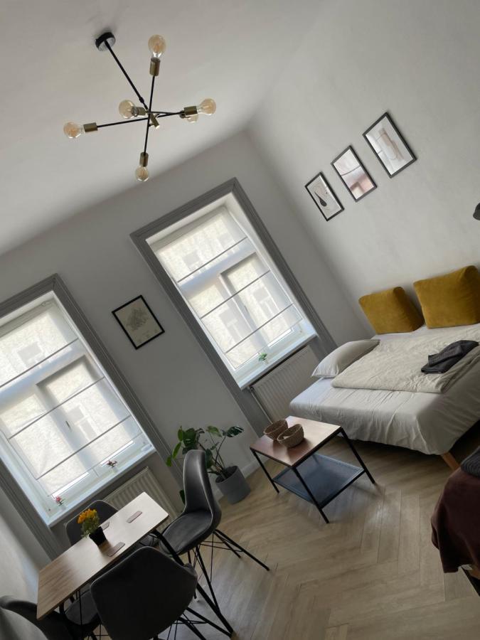 Trendy Apartment Near Schloss Schoenbrunn Vienna Exterior photo